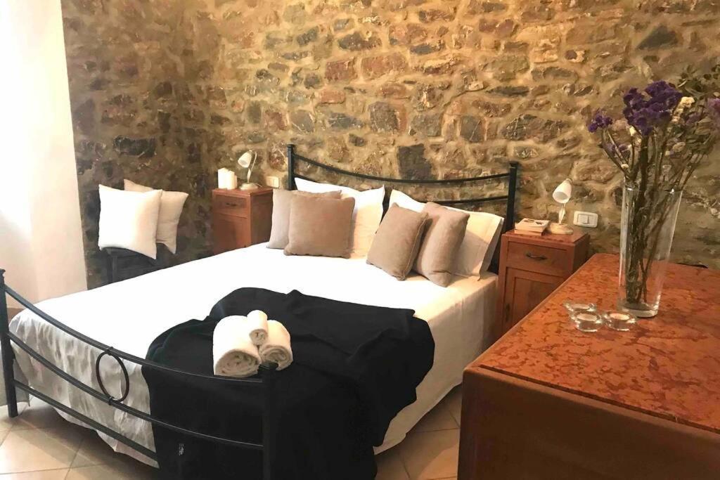 Villetta Indipendente Con Giardino Campiglia dʼOrcia Eksteriør bilde