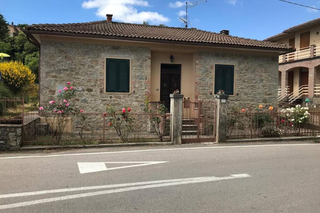 Villetta Indipendente Con Giardino Campiglia dʼOrcia Eksteriør bilde